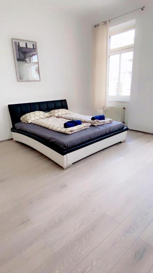 Premier Quad Room Wh Wien Ngoại thất bức ảnh