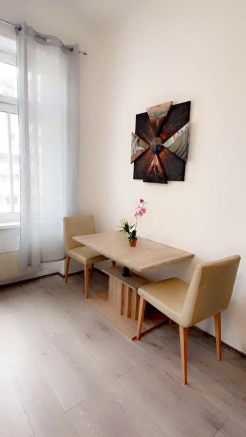 Premier Quad Room Wh Wien Ngoại thất bức ảnh
